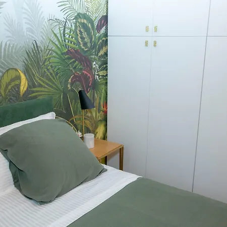 Eblouissant Trois Pieces + Terrasse בוסוליי