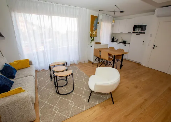 Eblouissant Trois Pieces + Terrasse Apartment *